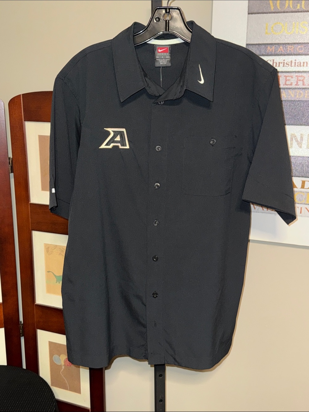 NWT Army Nike dry fit Black Short-Sleeve Button-Down Shirt with Logo Patch
